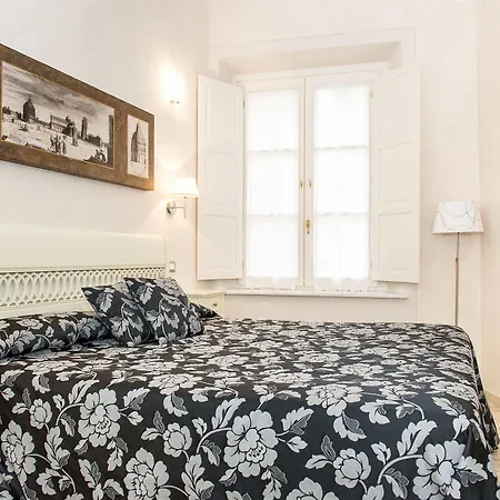 Relais Dei Mercanti And Bed and breakfast