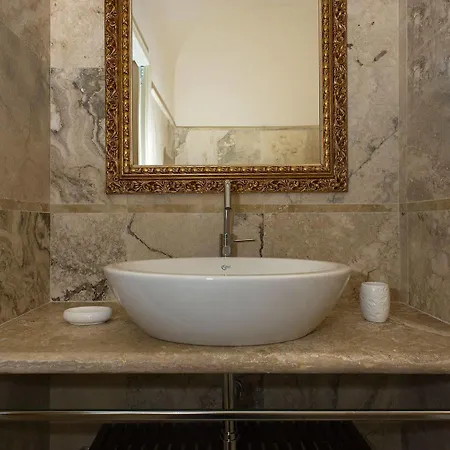 Relais Dei Mercanti And Bed and breakfast Pisa