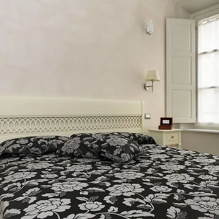 Relais Dei Mercanti And Bed and breakfast Pisa